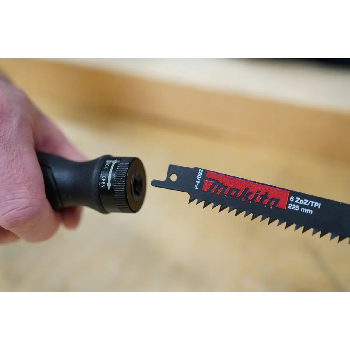 Makita Multitool Handgriff inkl. 2x Reciprosägeblätter mit Bit-Aufnahme 6x Schrauber-Bits - P-84866