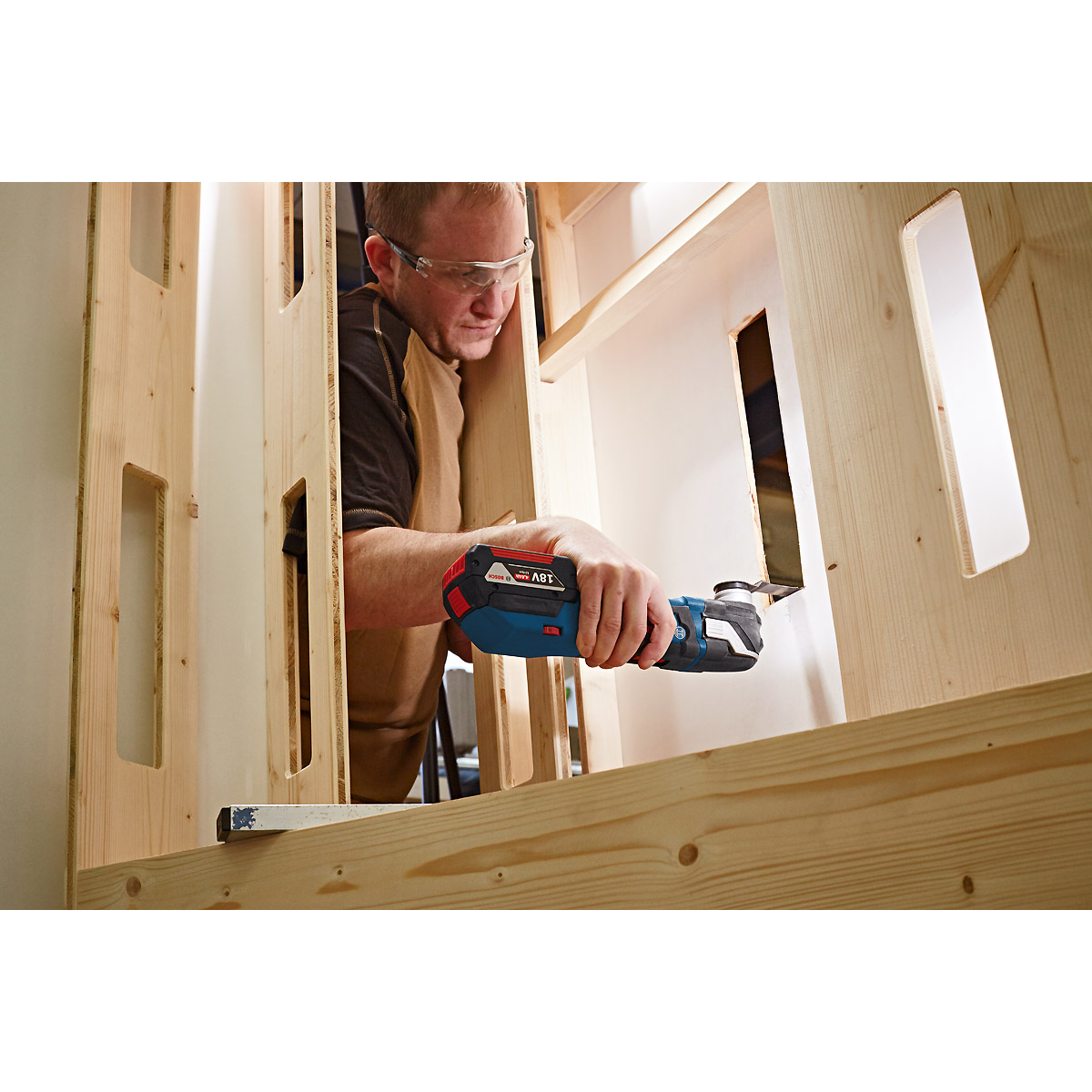 Bosch Akku-Multi-Cutter GOP 18V-28, mit 2 x 5.0 Ah Li-Ion Akku, L-BOXX