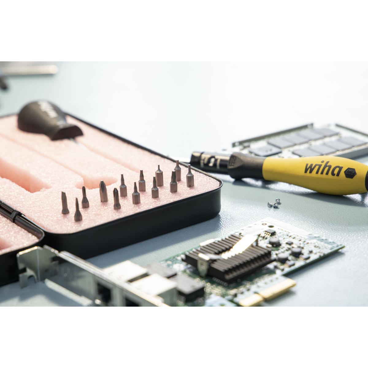 Wiha Drehmoment-Schraubendreher Set TorqueVario -S Micro ESD 0,1-0,6 Nm gemischt 18-teilges Set variabel einstellbare Drehmomentbegrenzung mit Box