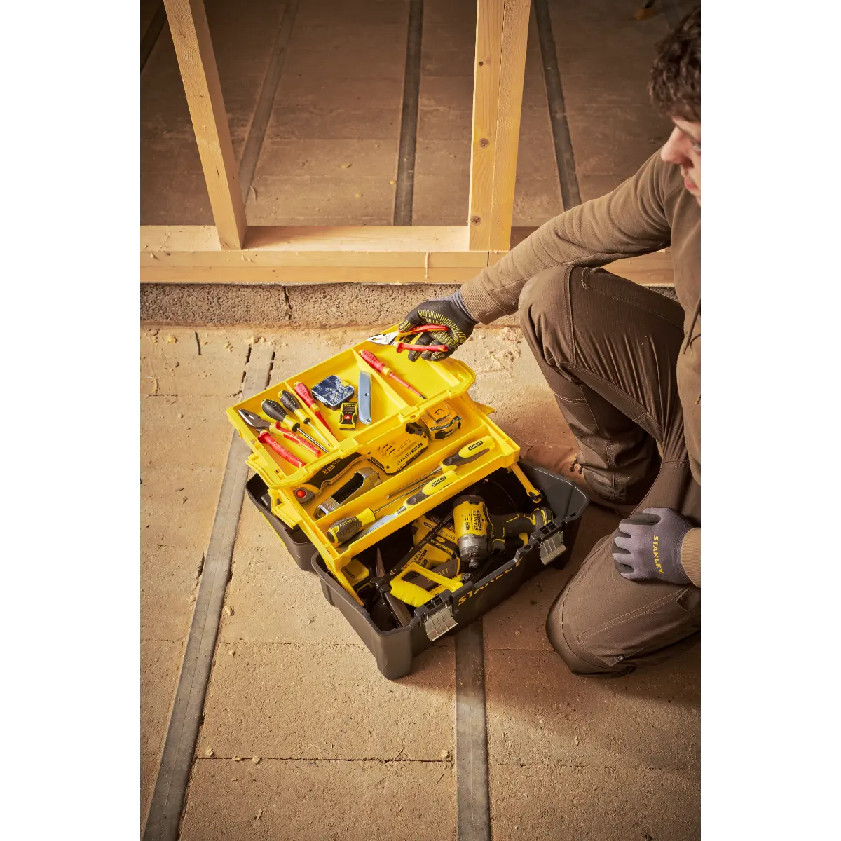 STANLEY Essential 19 Zoll Multi-Level Cantilever Werkzeugbox, 24l Volumen, belastbar bis 22kg