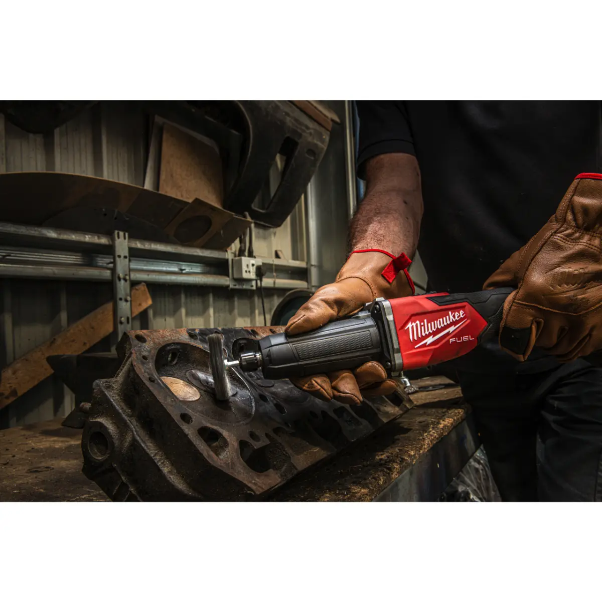 Milwaukee Rundbürste für Geradschleifer, gewellt, Stahl 70 x 9 x 0,3 mm, 6 mm Schaft