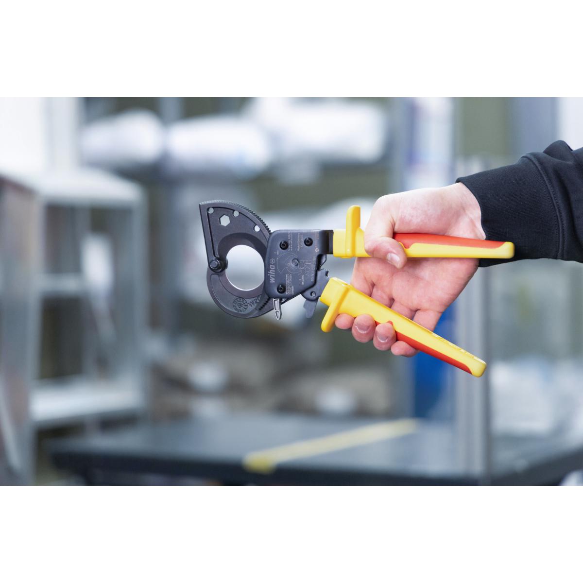 Wiha Kabelschneider electric bis 300 mm² mit Ratschenprinzip