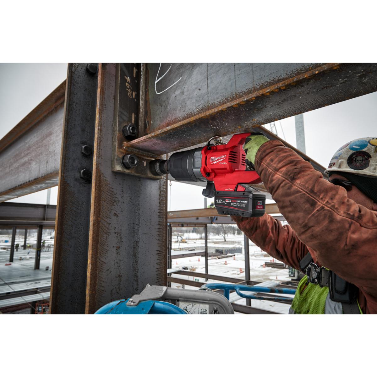 Milwaukee ONE KEY Akku-Schlagschrauber D-Griff 1" Vierkant Sprengring M18 ONEFHIWF1DS-121C