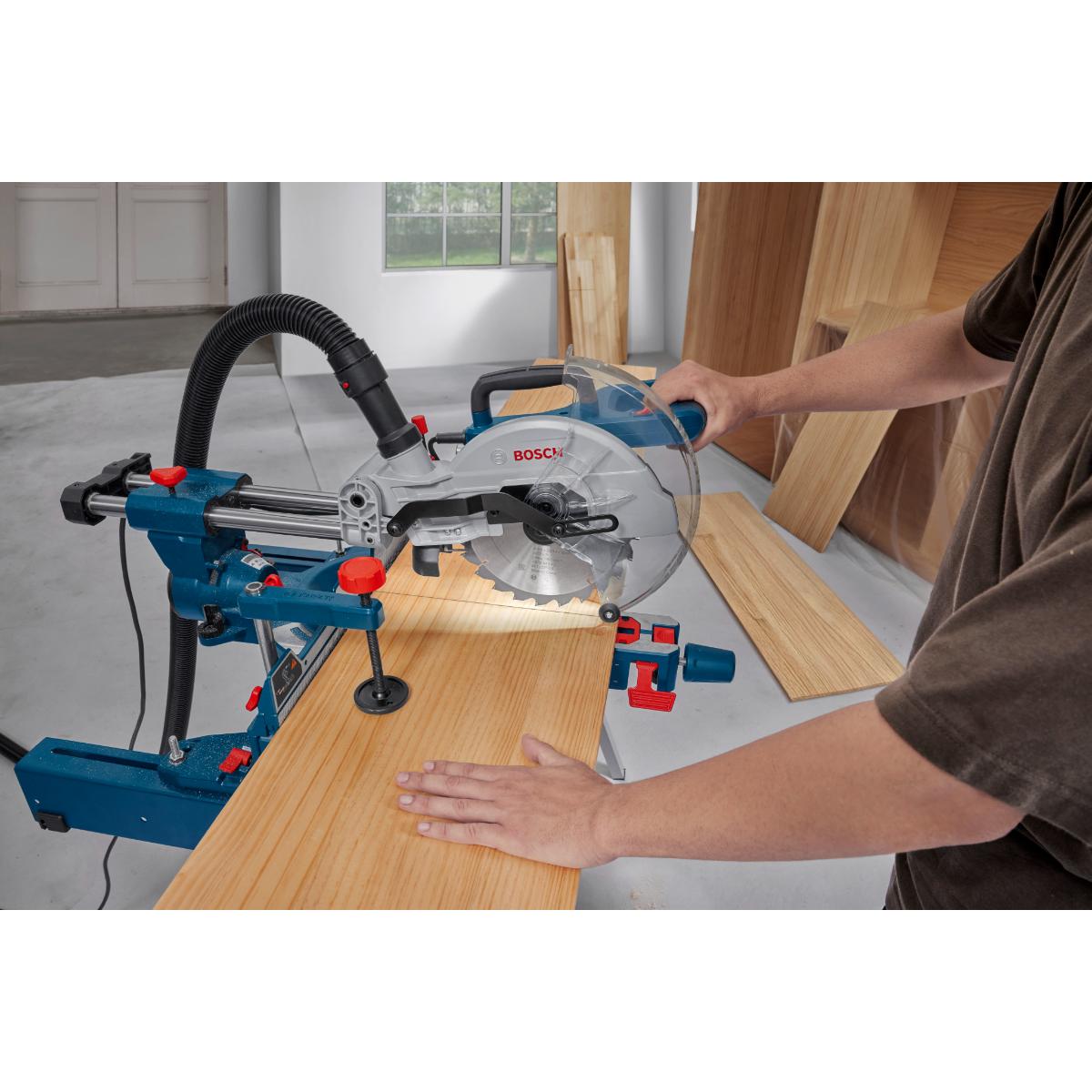 Bosch Kapp- und Gehrungssäge GCM305-216S