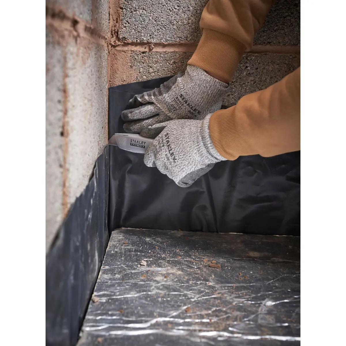 STANLEY FATMAX Universalmesser mit feststehender Klinge, silber, inklusive Kunststoffköcher, zwei Trapezklingen und einer Hakenklinge