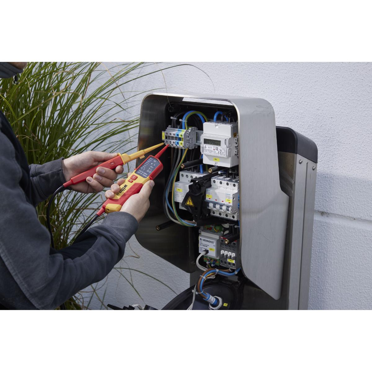 Wiha Spannungs- und Durchgangsprüfer 12 - 1.000 V AC, CAT IV mit 2x AAA-Batterien