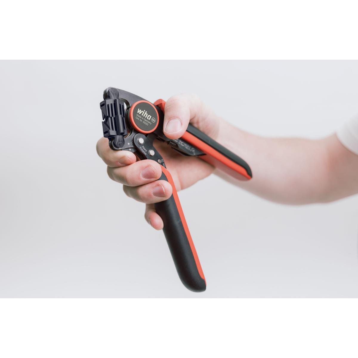 Wiha Crimpwerkzeug automatisch für Aderendhülsen Vierkant-Pressung mit drehbarem Crimpkopf 0,08 - 16 mm²