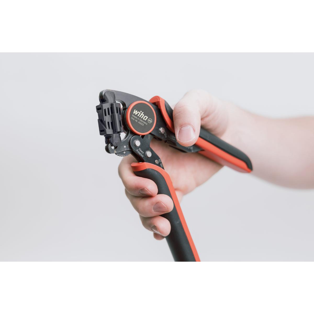 Wiha Crimpwerkzeug automatisch für Aderendhülsen Vierkant-Pressung mit drehbarem Crimpkopf 0,08 - 16 mm²