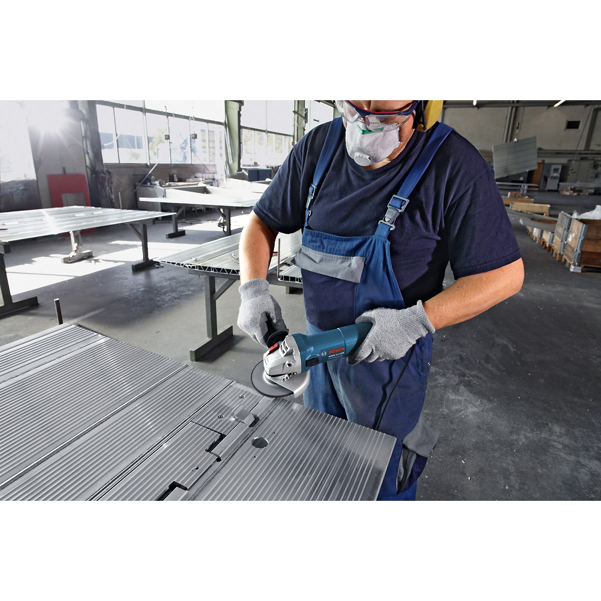 Bosch Winkelschleifer GWS 11-125, 240 V, Zusatzhandgriff + Handwerkerkoffer