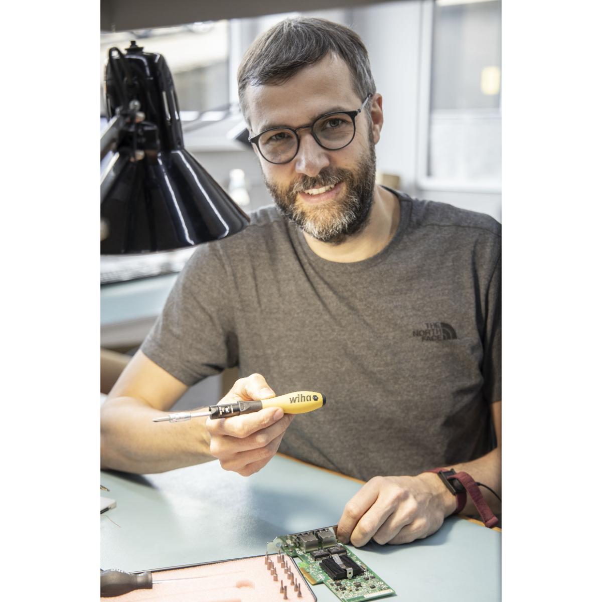 Wiha Drehmoment-Schraubendreher Set TorqueVario -S Micro ESD 0,1-0,6 Nm gemischt 18-teilges Set variabel einstellbare Drehmomentbegrenzung mit Box