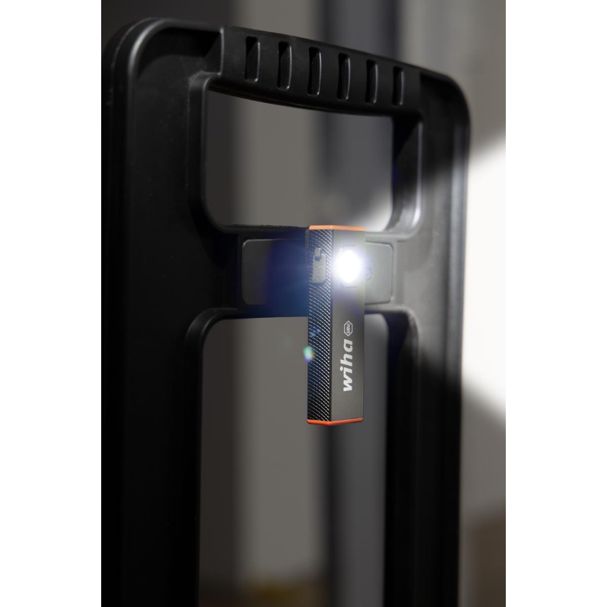 Wiha Handleuchte 800 lm mit USB-C-Ladekabel