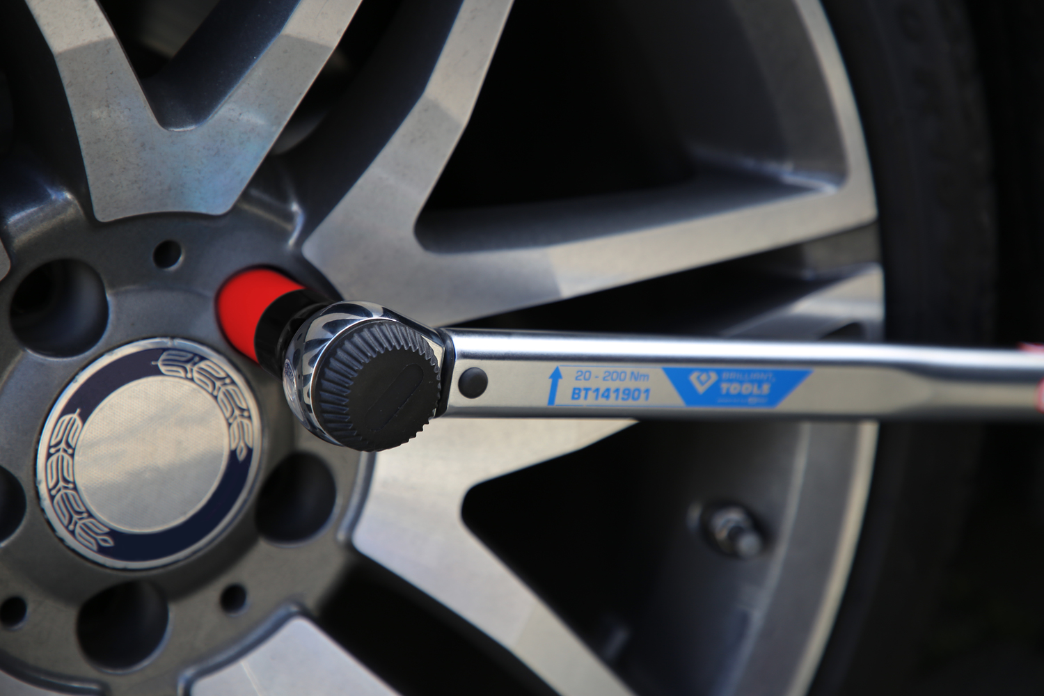 Brilliant Tools 1/2" Drehmomentschlüssel mit Drehknopf-Umsteck-Ratschenkopf, 20 - 200 Nm