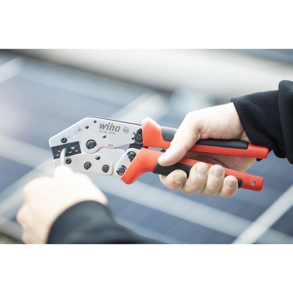 Wiha Crimpwerkzeug für MC4-Verbinder 2,5 - 6 mm²