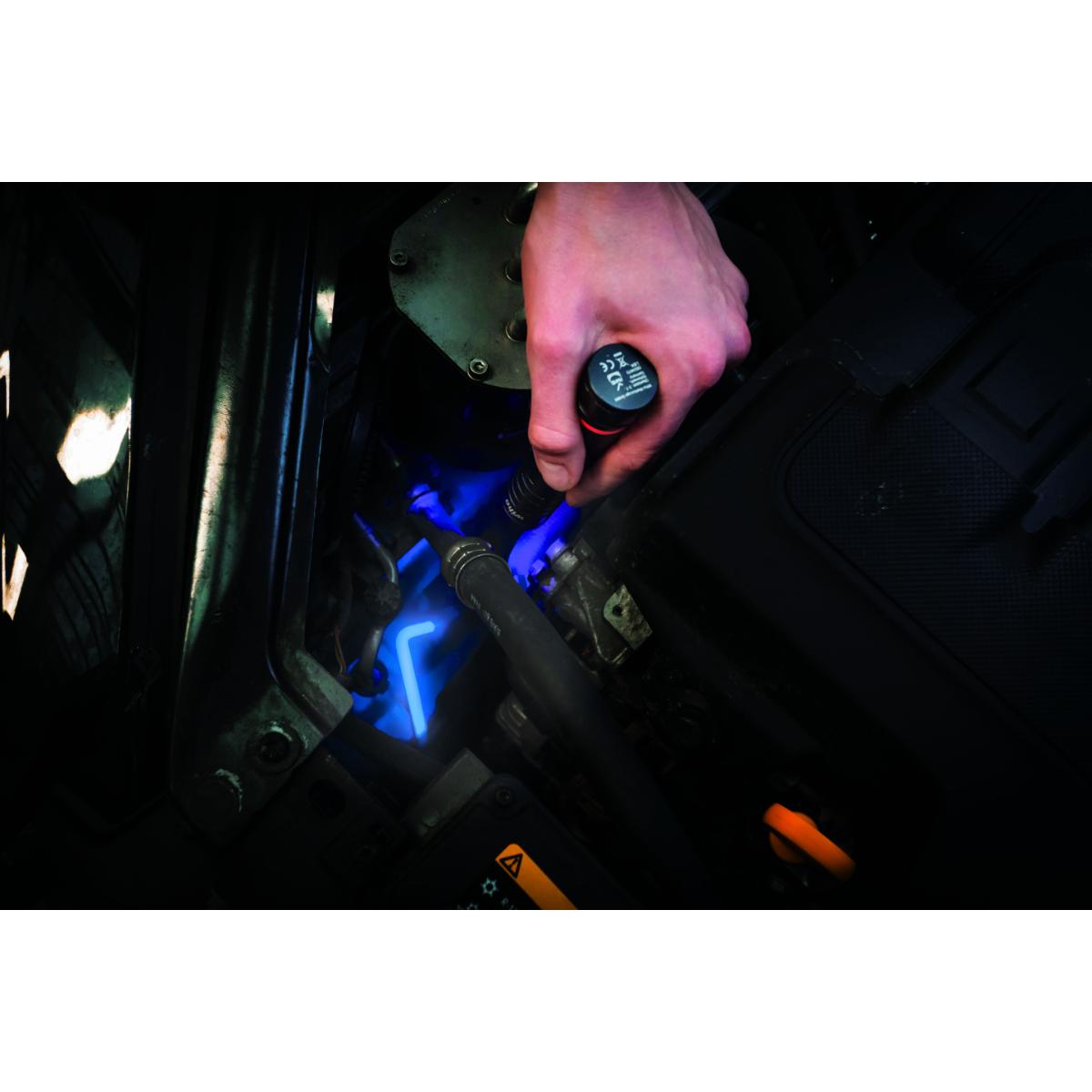 Wiha Taschenlampe mit LED, Laser und UV Licht mit 3x AAA-Batterien