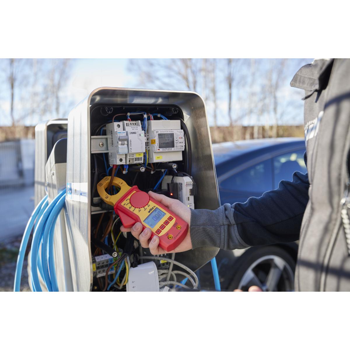 Wiha Strommesszange bis 1.000 V AC, CAT IV mit 2x AAA-Batterien