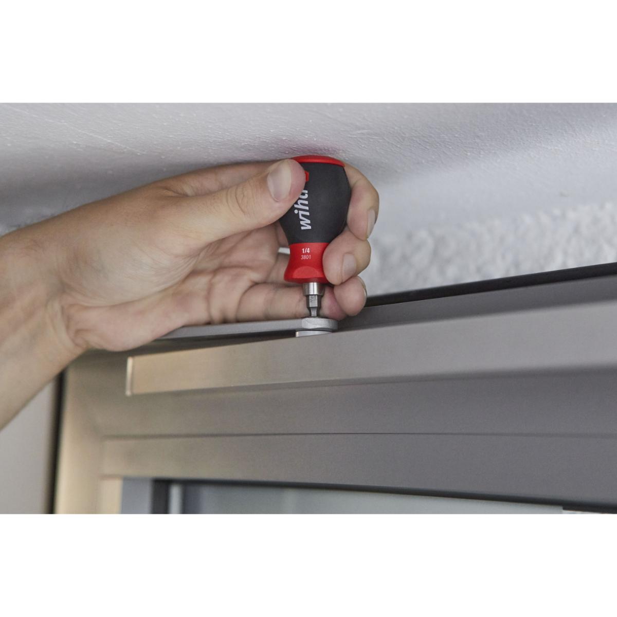 Wiha Schraubendreher mit Bit Magazin magnetisch TORX mit 6 Bits, Stubby, 1/4 zoll in SB-Kartonverpackung