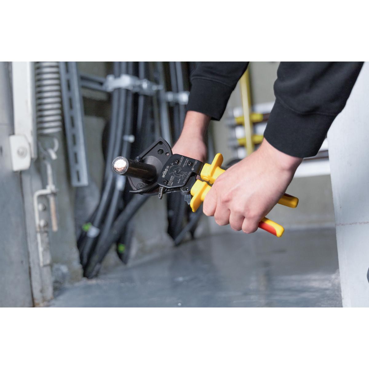 Wiha Kabelschneider electric bis 300 mm² mit Ratschenprinzip