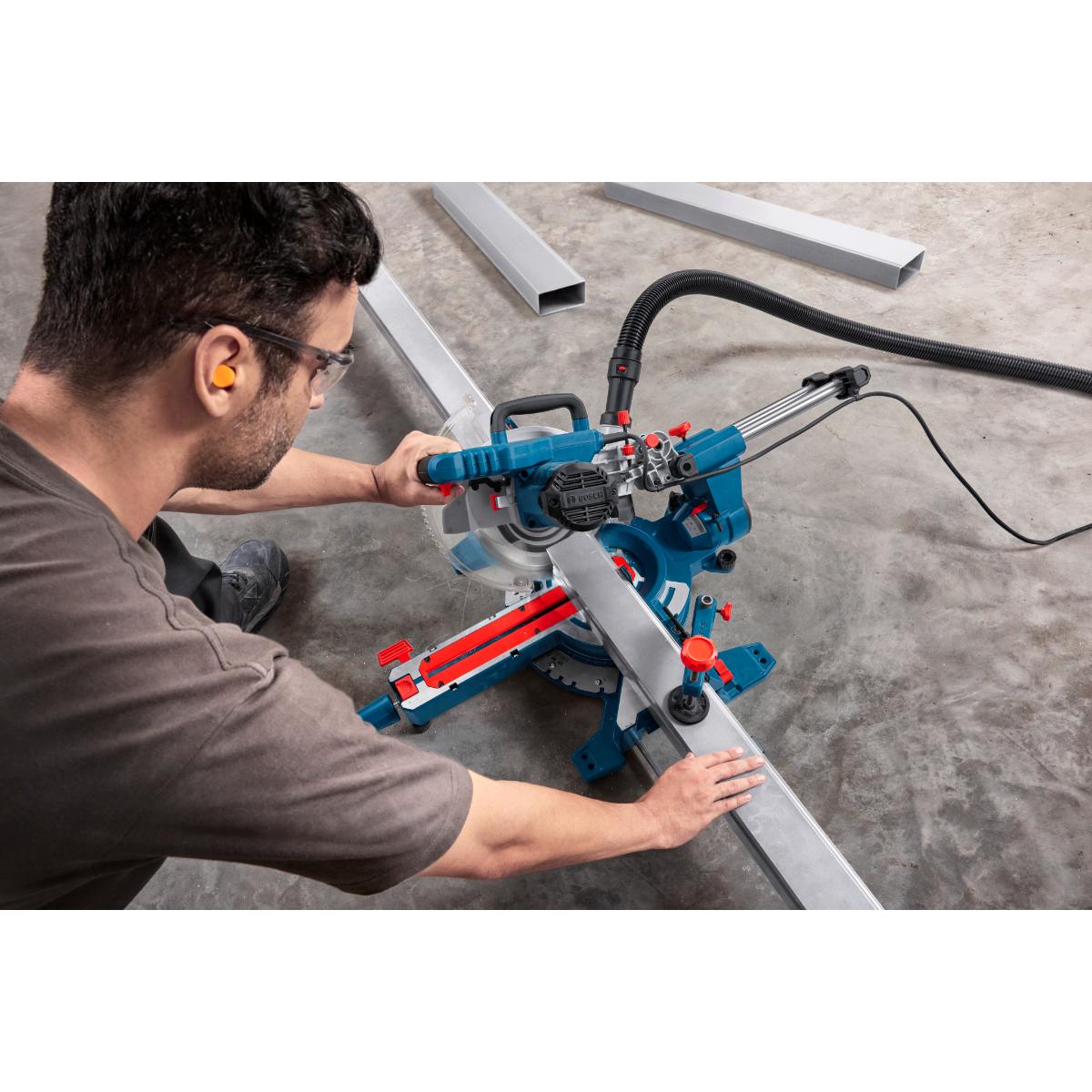 Bosch Kapp- und Gehrungssäge GCM305-216S