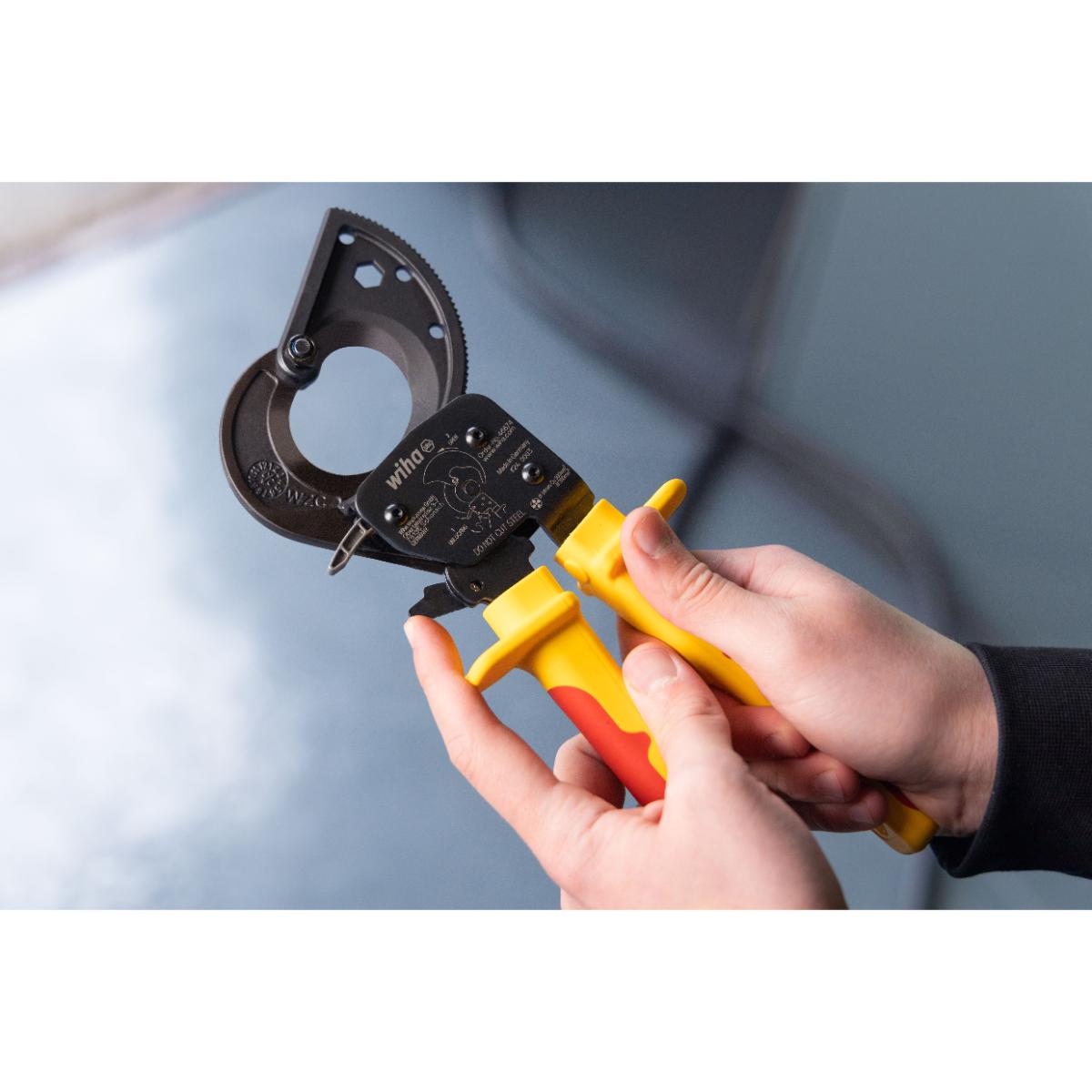 Wiha Kabelschneider electric bis 300 mm² mit Ratschenprinzip