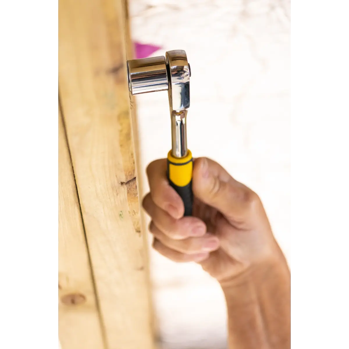 STANLEY 3/8 Zoll Umschaltknarre, 72 Zähne, Griff aus Bi-Material für Kontrolle und Komfort