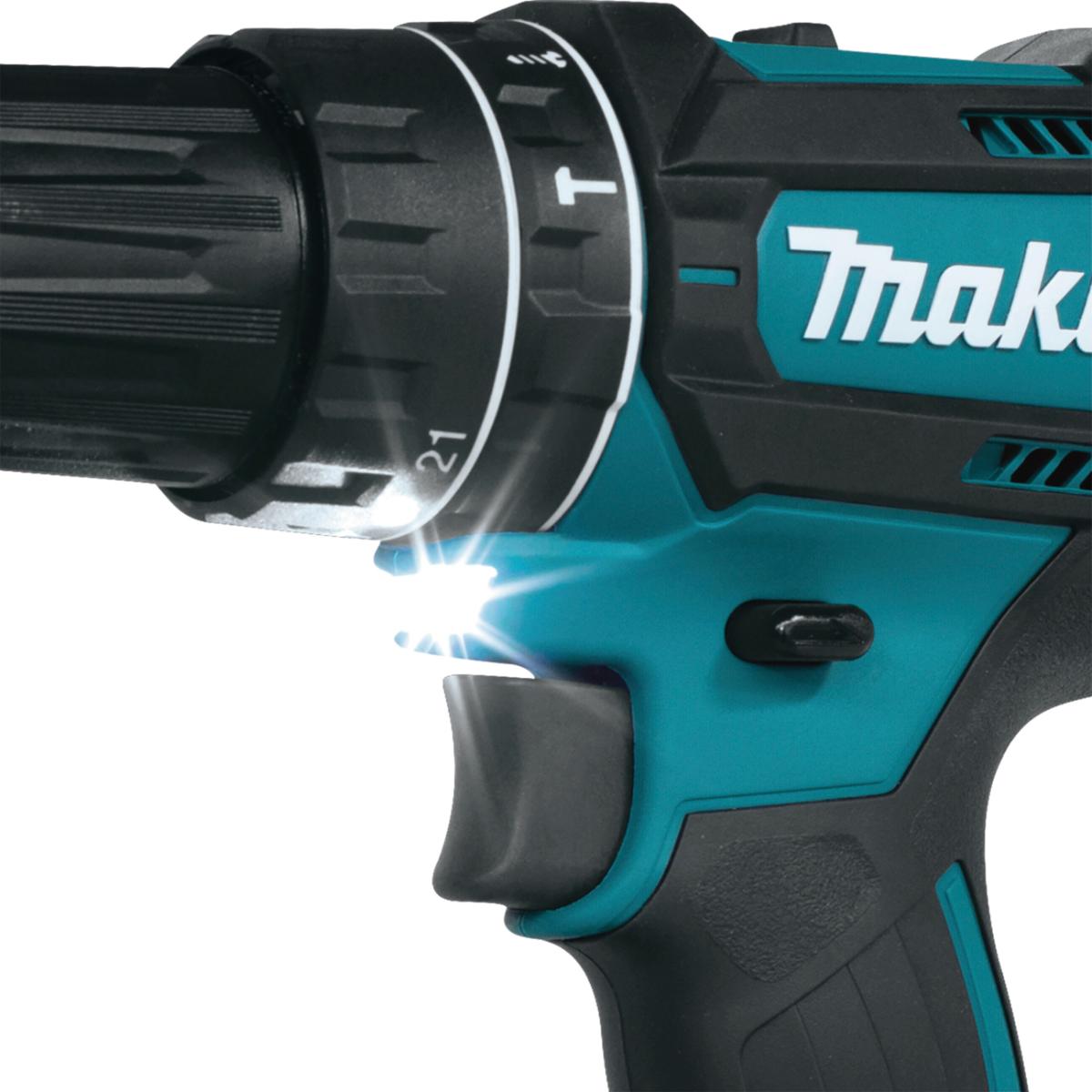 Makita Akku-Schlagbohrschrauber 18V / 3,0 Ah, 2 Akkus + Ladegerät im MAKPAC mit weißer Gehäusefarbe