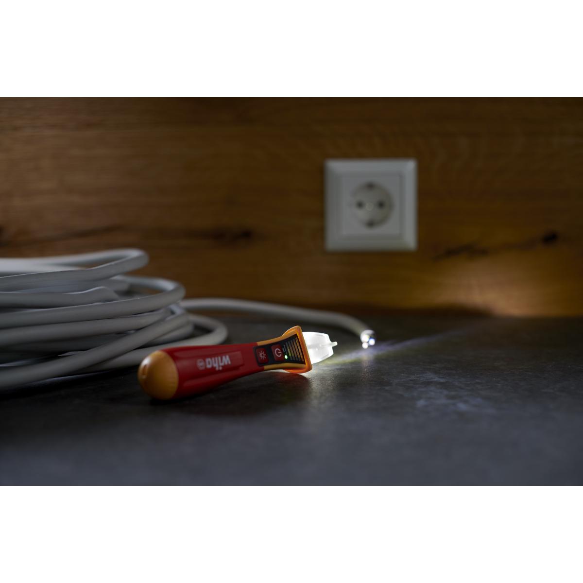 Wiha Spannungsprüfer Volt Detector berührungslos, einpolig, 12 – 1.000 V AC mit 2x AAA-Batterien