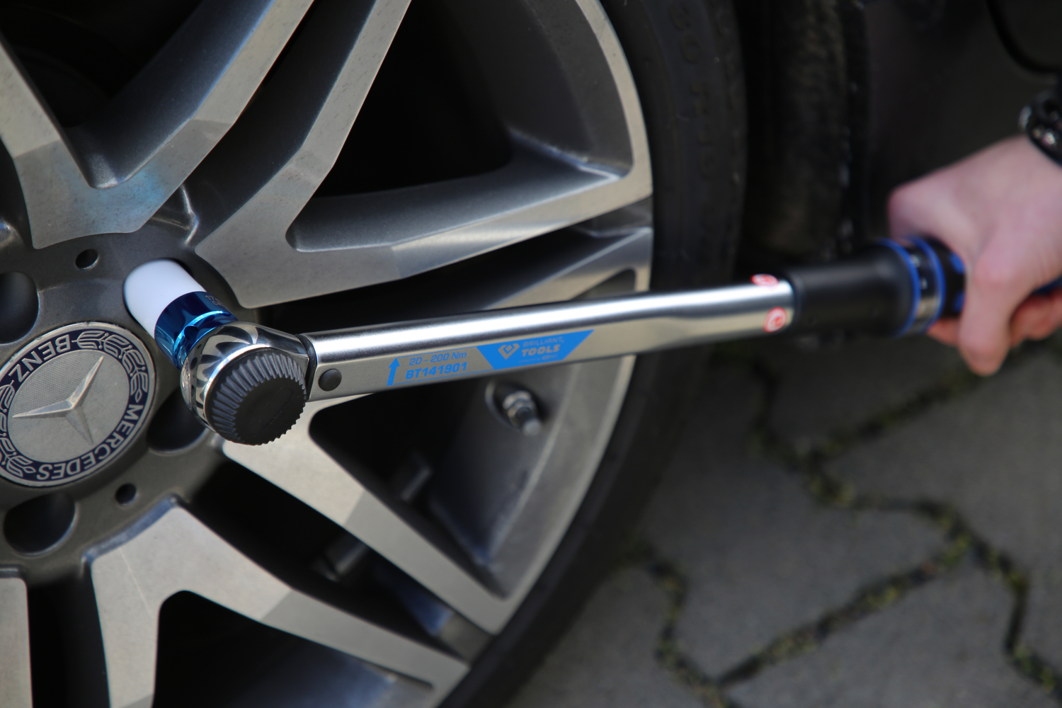 Brilliant Tools 1/2" Drehmomentschlüssel mit Drehknopf-Umsteck-Ratschenkopf, 20 - 200 Nm