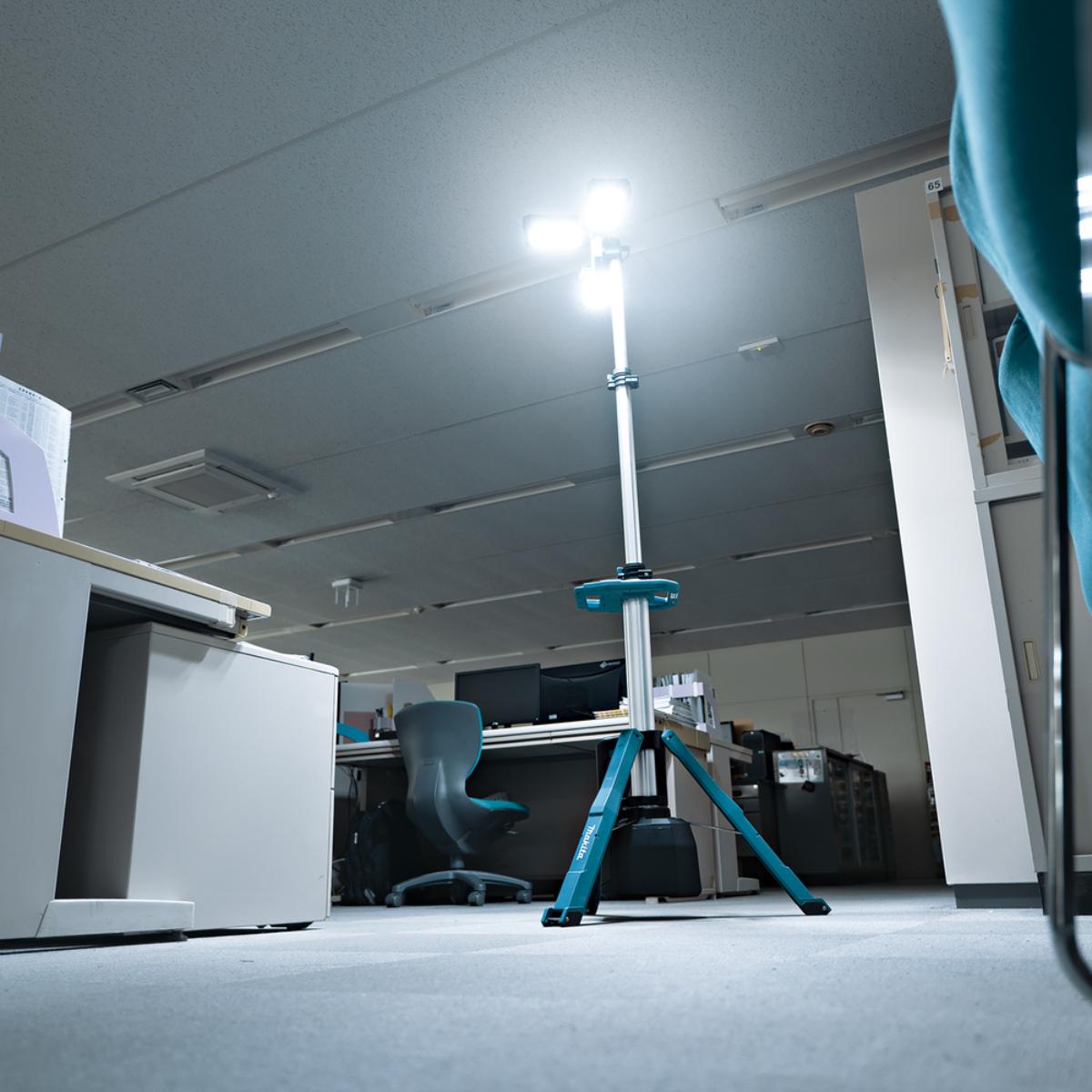 Makita Akku-LED-Baustrahler 40V max. 18V 1.100-15.000 lm 400-5.000 lx IP56