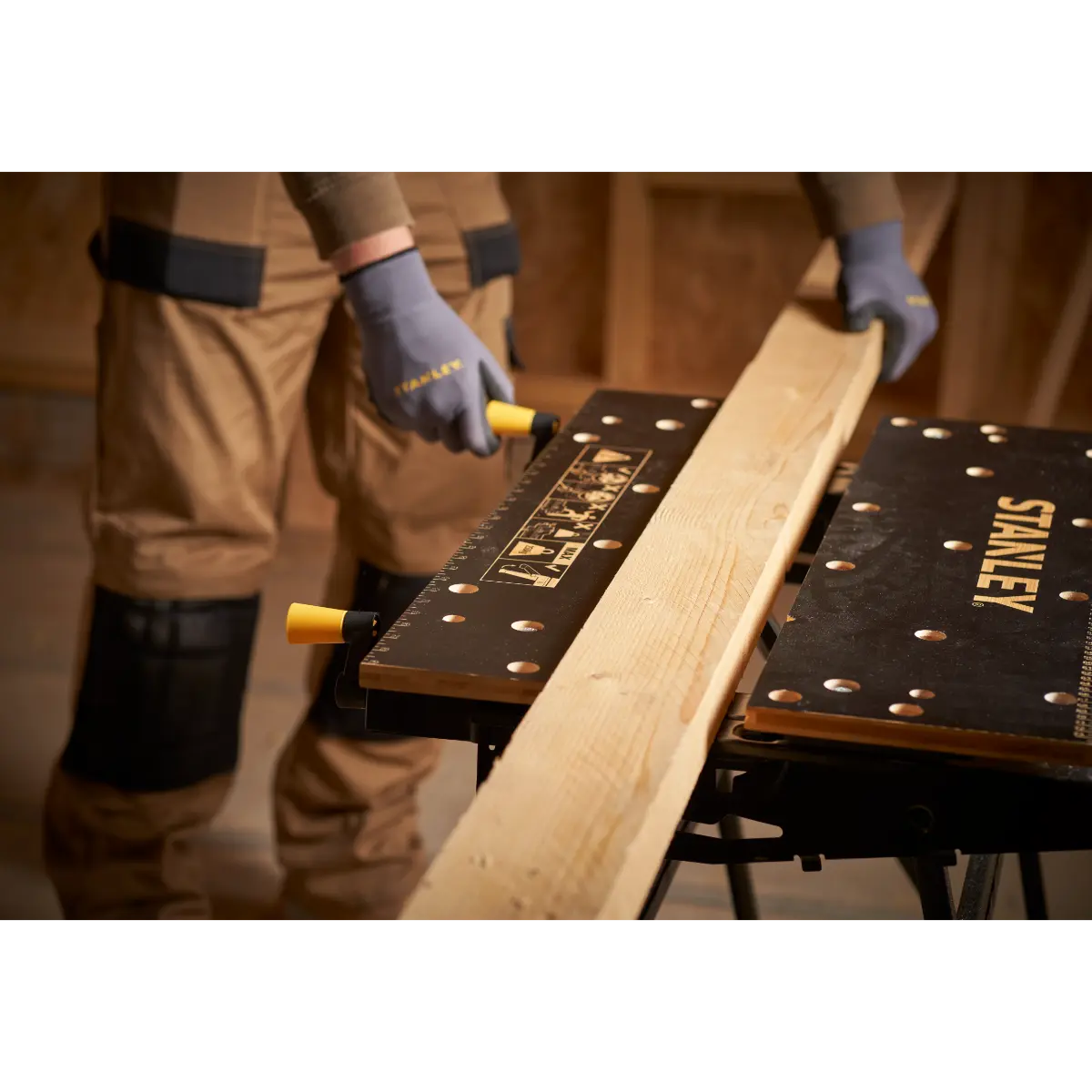 STANLEY Workmate Deluxe mit Bambus-Arbeitsplatte, belastbar bis 250kg