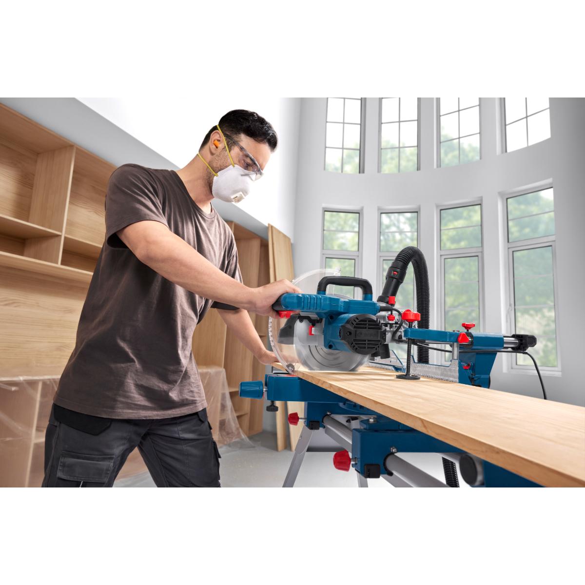 Bosch Kapp- und Gehrungssäge GCM305-216S