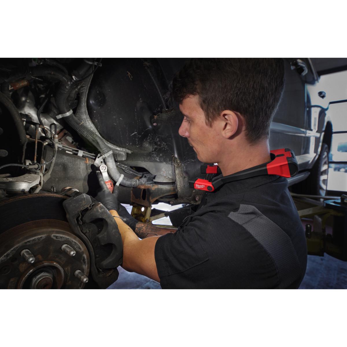 Milwaukee USB Akku-Nackenleuchte L4 NL400-301