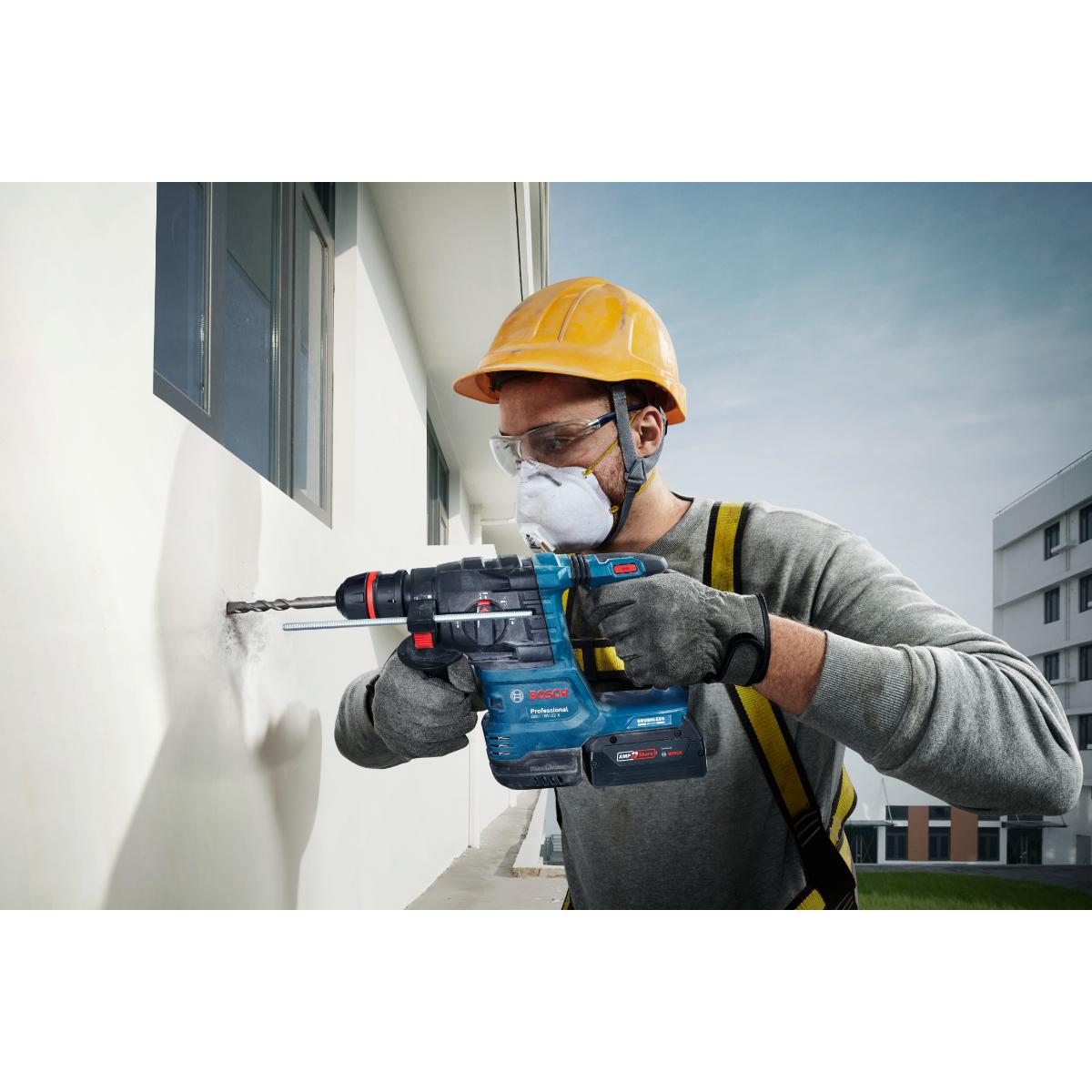 Bosch Akku-Bohrhammer mit ONECHUCK GBH 18V-22 X, 2 x Akku GBA 18V 4.0Ah in L-BOXX 136