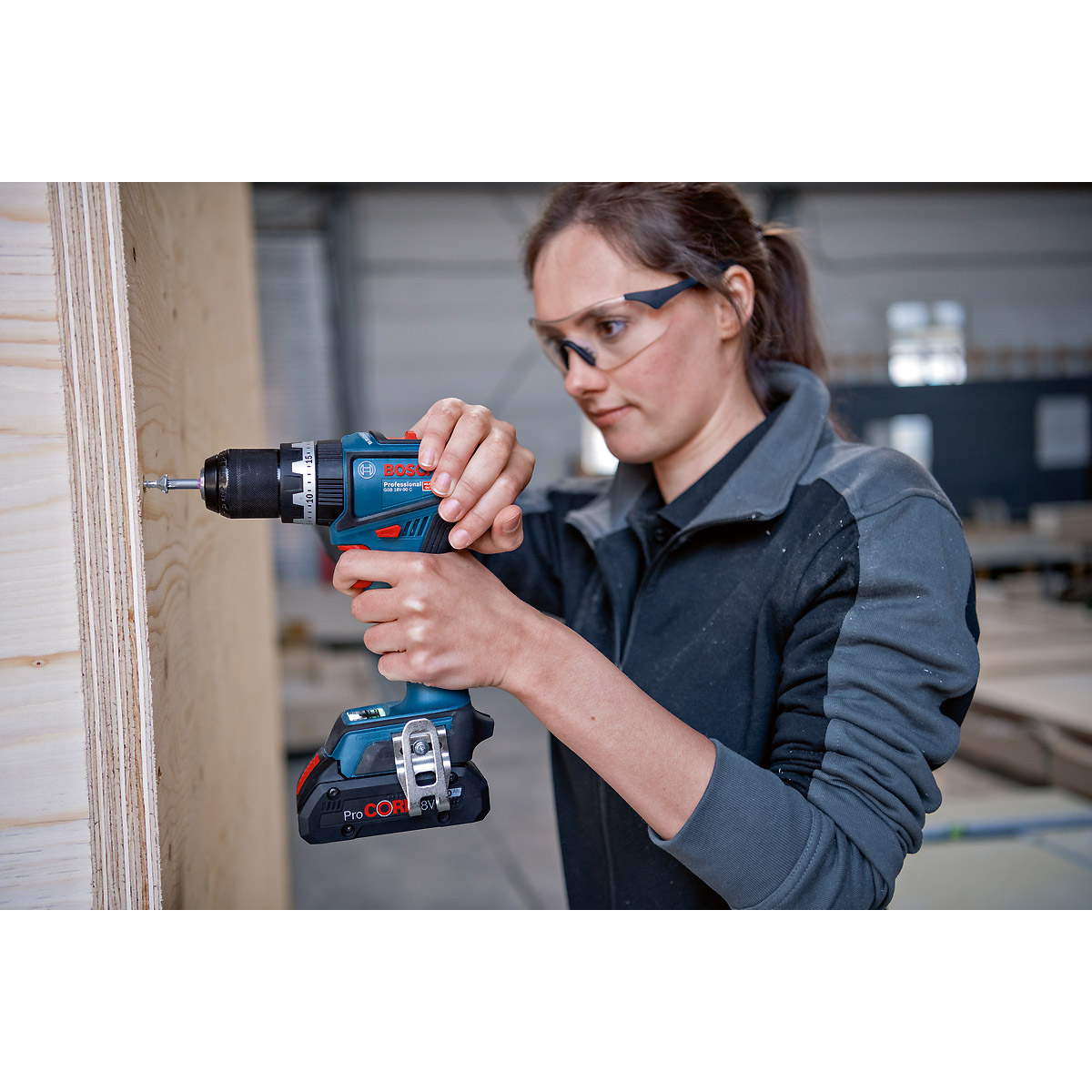 Bosch Schlagbohrschrauber GSB 18V-90C in L-BOXX 136 mit 2 x Li-Ion-Akku 4,0 Ah, Schnellladegerät