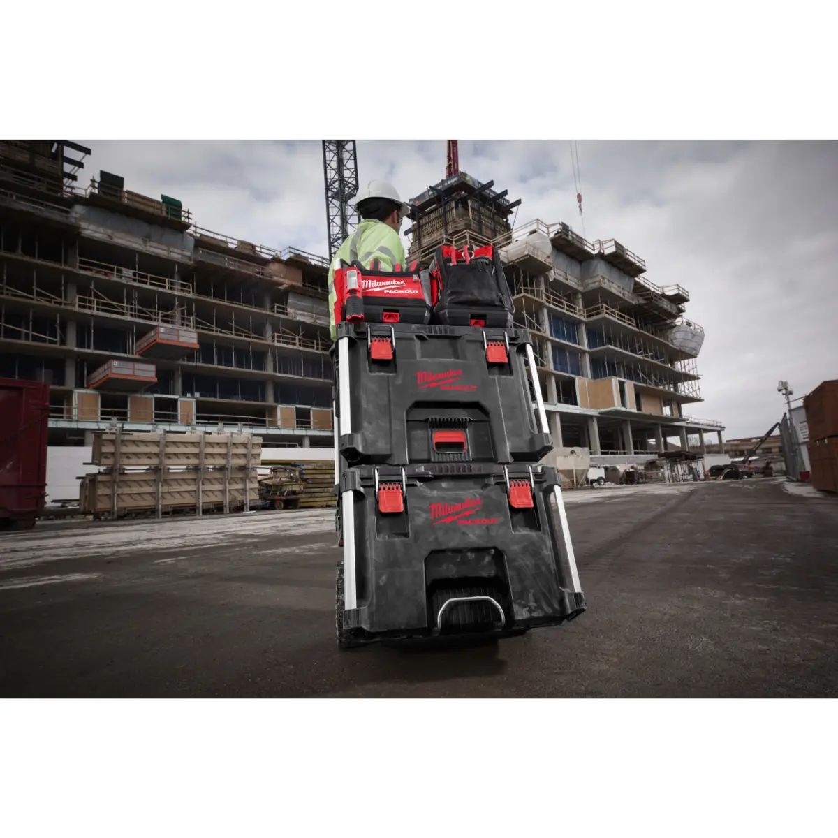 Milwaukee PACKOUT Koffer XL 560 x 410 x 420 mm