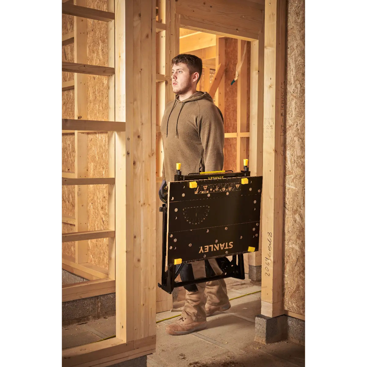 STANLEY Workmate Deluxe mit Bambus-Arbeitsplatte, belastbar bis 250kg