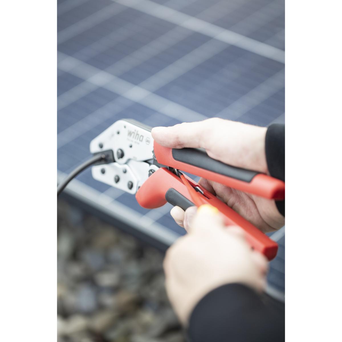 Wiha Crimpwerkzeug für MC4-Verbinder 2,5 - 6 mm²
