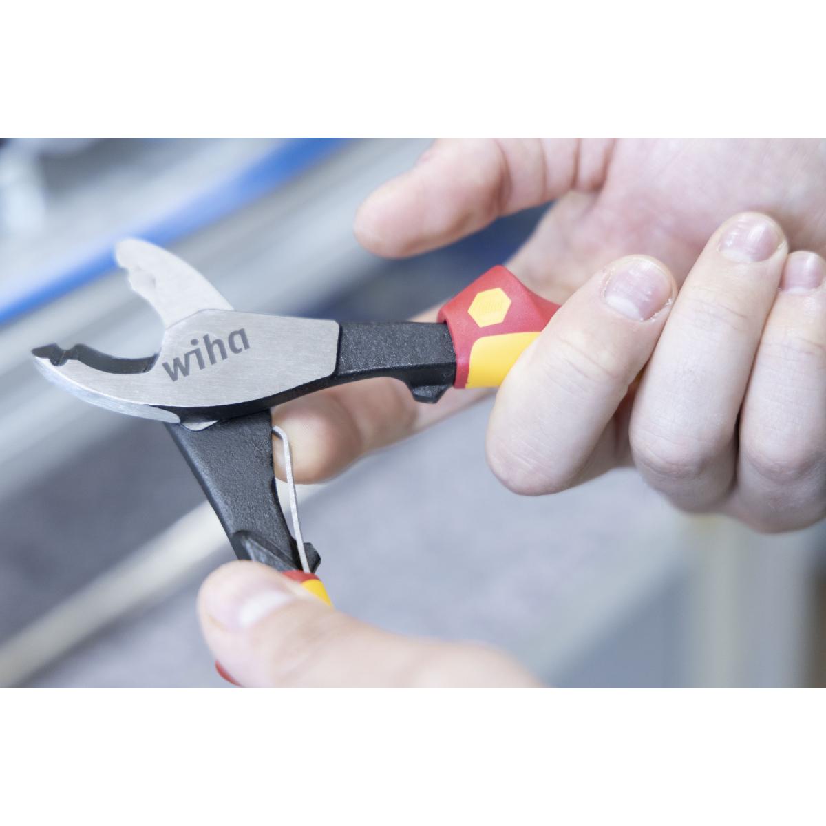 Wiha Kabelschneider Industrial electric mit ein- und ausschaltbarer Öffnungsfeder - Blisterverpackung