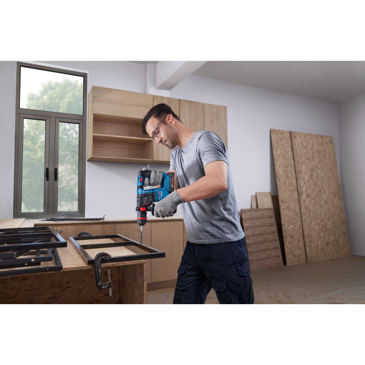 Bosch Akku-Bohrhammer mit ONECHUCK GBH 18V-18 X