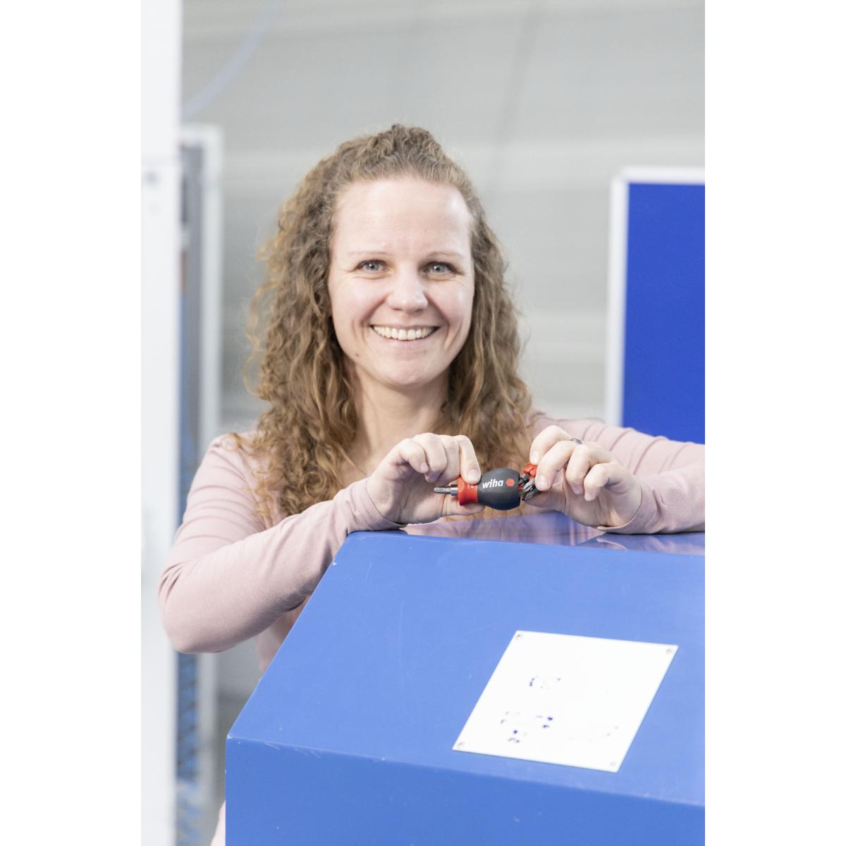 Wiha Schraubendreher mit Bit Magazin magnetisch Phillips, Schlitz mit 6 Bits, Stubby, 1/4 zoll in SB-Kartonverpackung