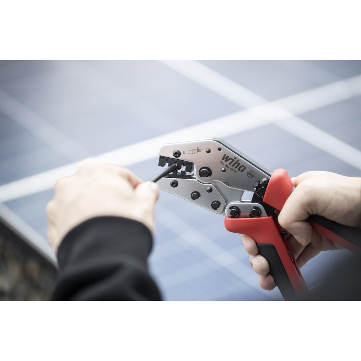Wiha Crimpwerkzeug für MC4-Verbinder 2,5 - 6 mm²