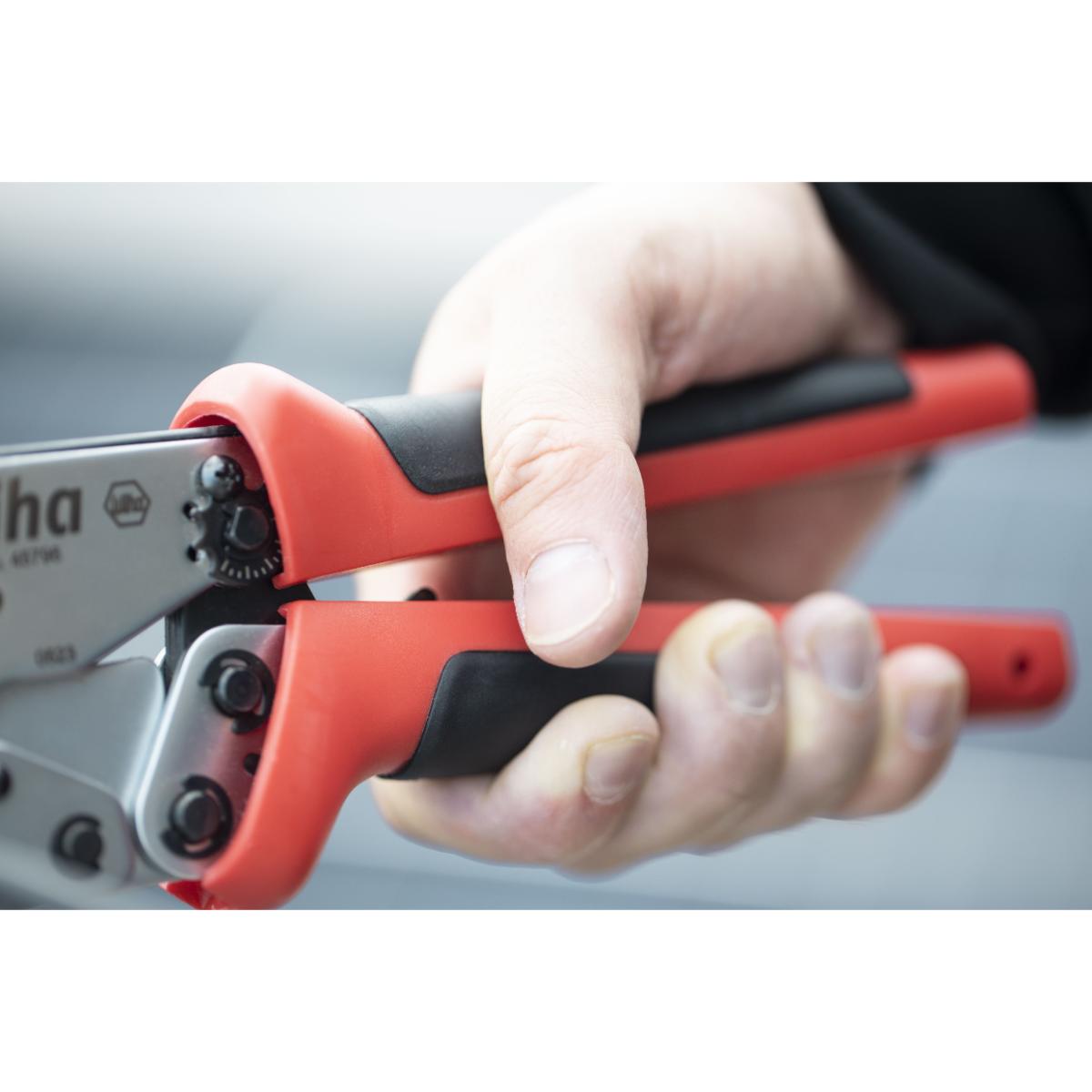 Wiha Crimpwerkzeug für MC4-Verbinder 2,5 - 6 mm²