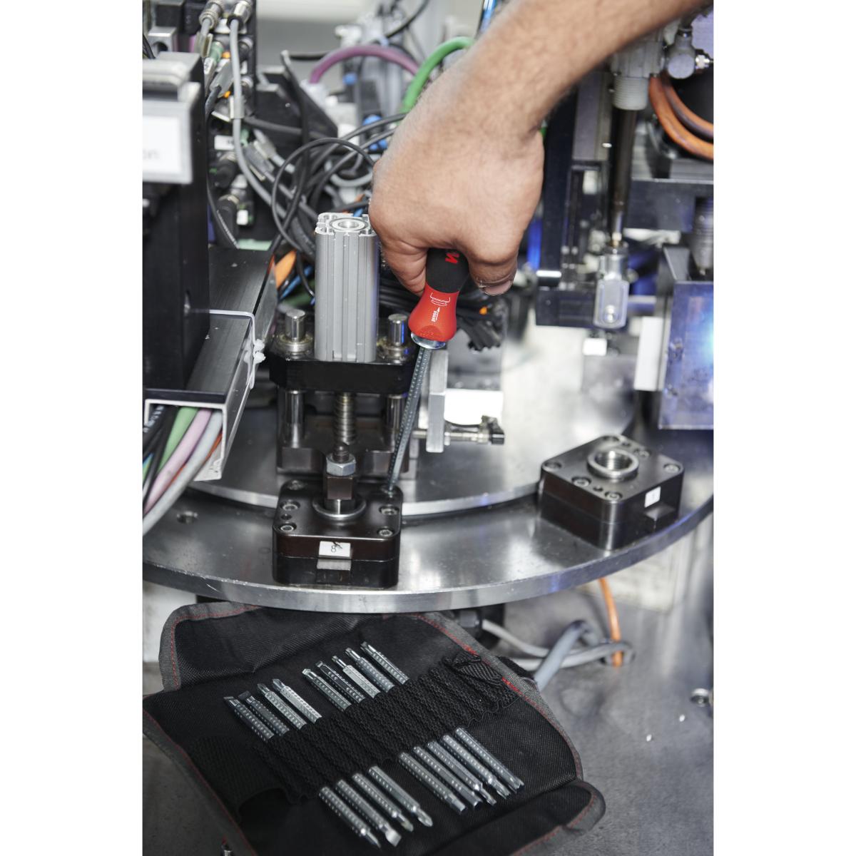 Wiha Schraubendreher mit Wechselklingen Set SYSTEM 6 Sechskant-Steckschlüssel 13-teilges Set mit Rolltasche