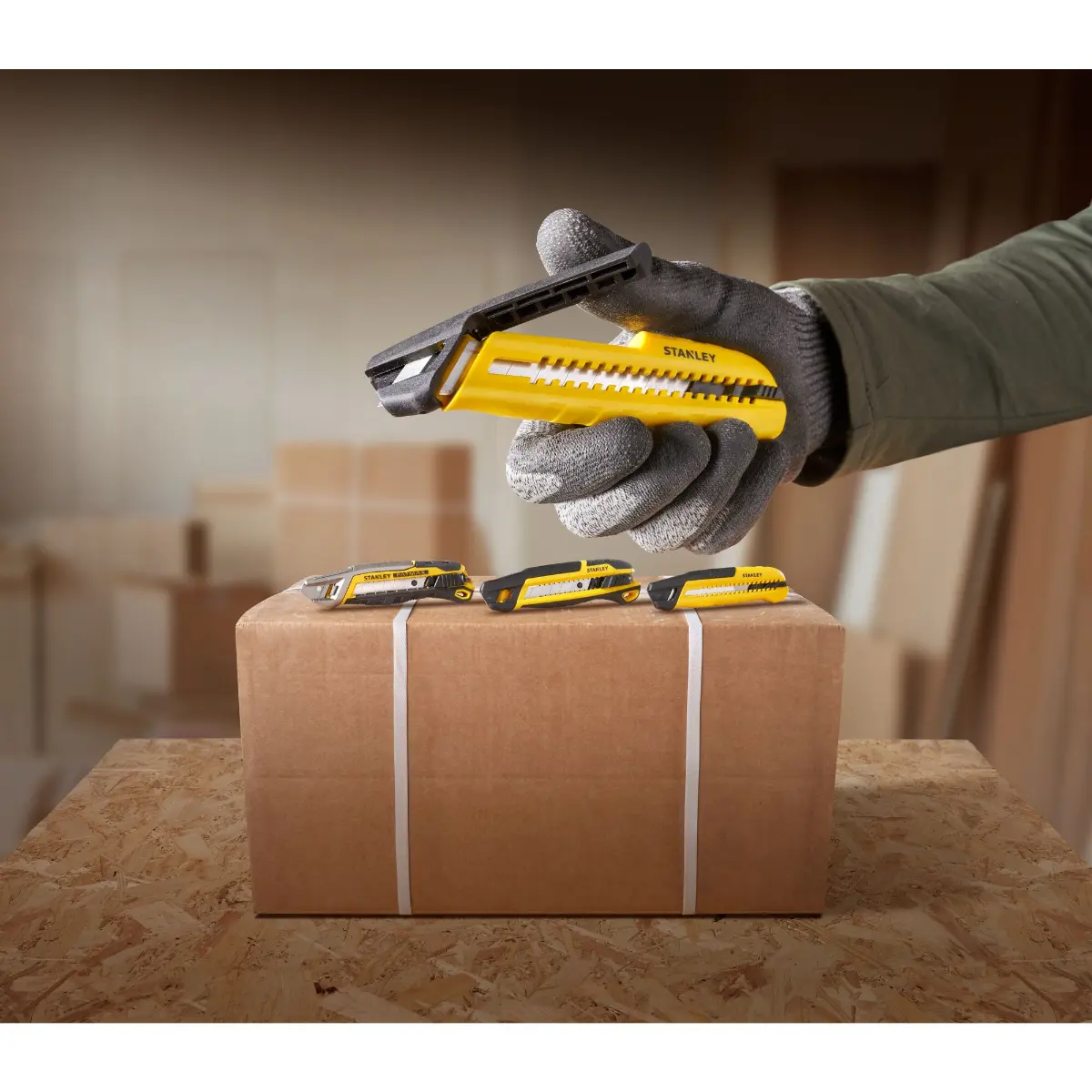 STANLEY Cuttermesser 18mm mit Schieber und integriertem Klingenbrecher