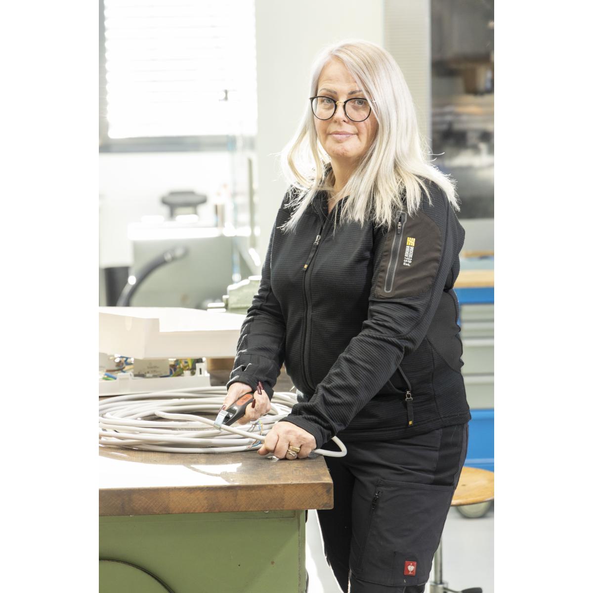 Wiha Abmantelungswerkzeug mit selbstdrehender Schleppklinge für Rundkabel 4 - 28 mm - Blisterverpackung