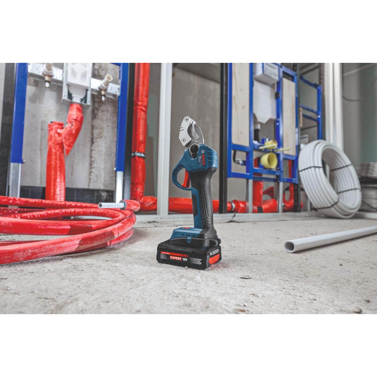 Bosch Akku-Rohrschere GPC18V-32P in L-BOXX