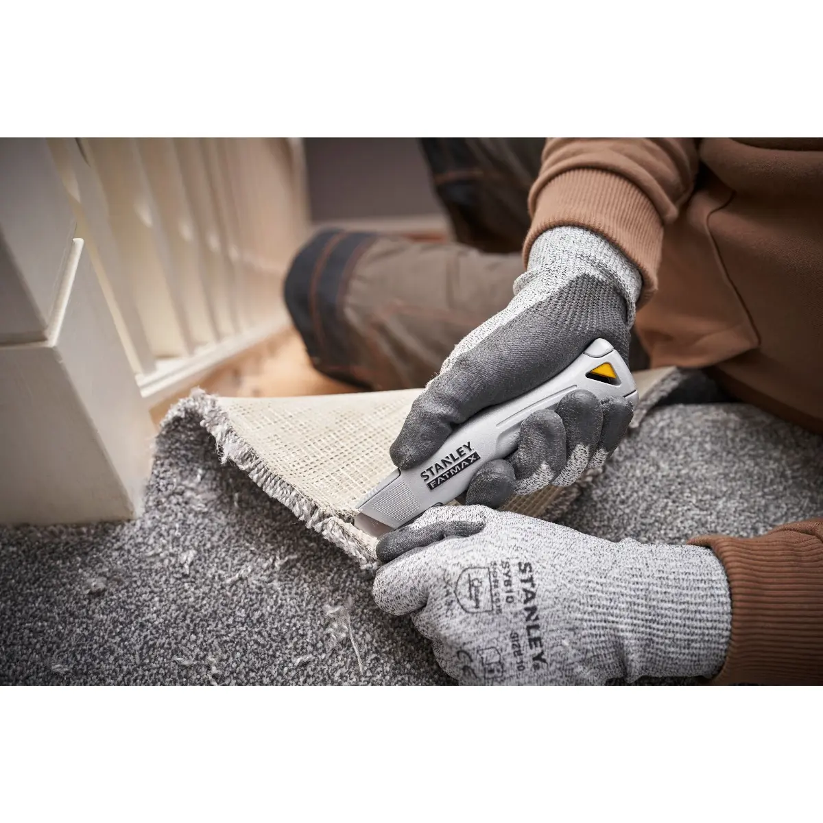 STANLEY FATMAX Universalmesser mit feststehender Klinge, silber, inklusive Kunststoffköcher, zwei Trapezklingen und einer Hakenklinge