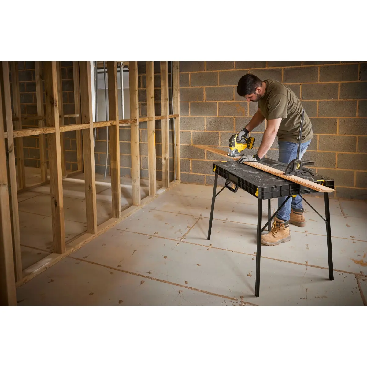 STANLEY Tragbare Essential Werkbank
