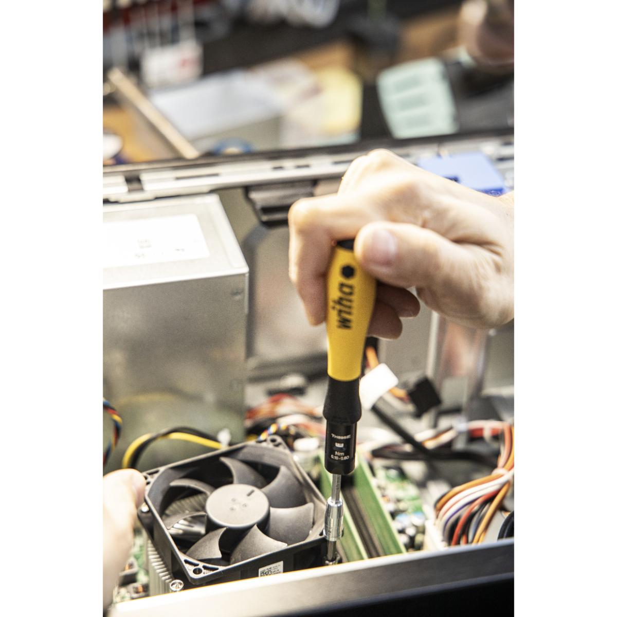 Wiha Drehmoment-Schraubendreher Set TorqueVario -S Micro ESD 0,1-0,6 Nm gemischt 18-teilges Set variabel einstellbare Drehmomentbegrenzung mit Box