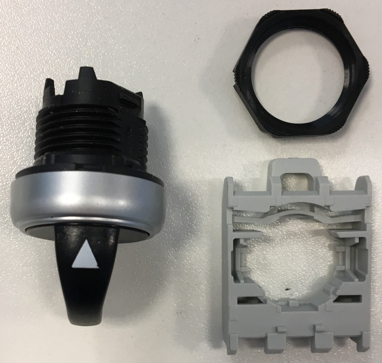 ELMAG Schalter 0/1 Typ LOVATO zu Stromerzeuger