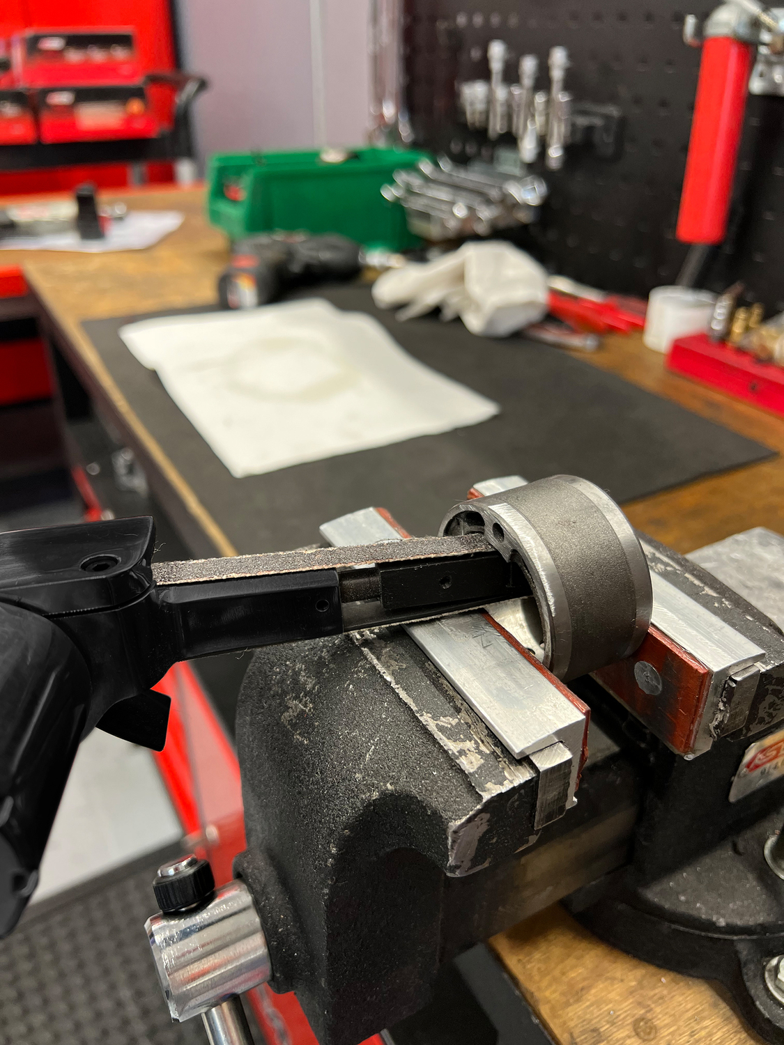 Brilliant Tools Druckluft-Bandschleifer 23-teiliges Set